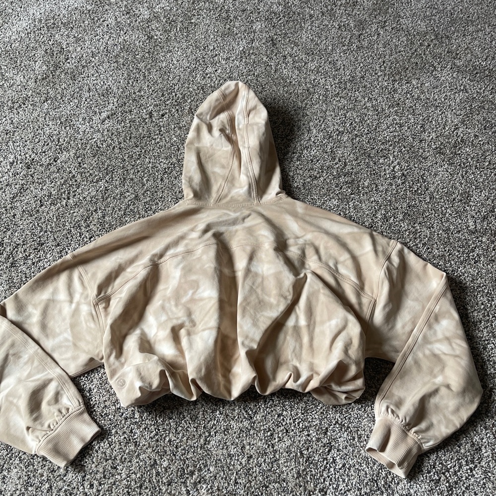 Lululemon LA All Yours Bubble Hem Hoodie - Picture 8 of 9